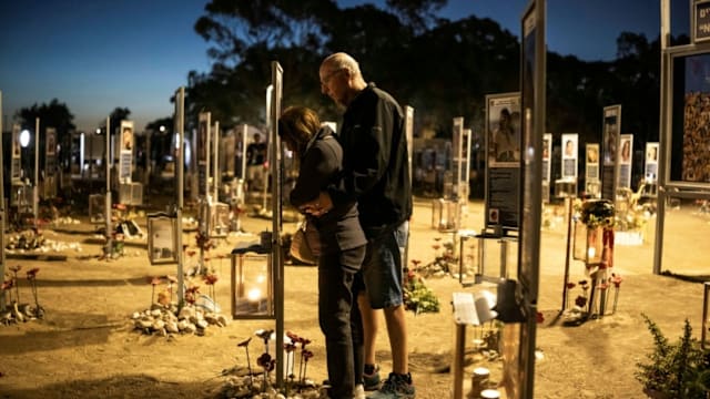 哈马斯突袭以色列三周年 民众悼念遇难者和音乐节死者