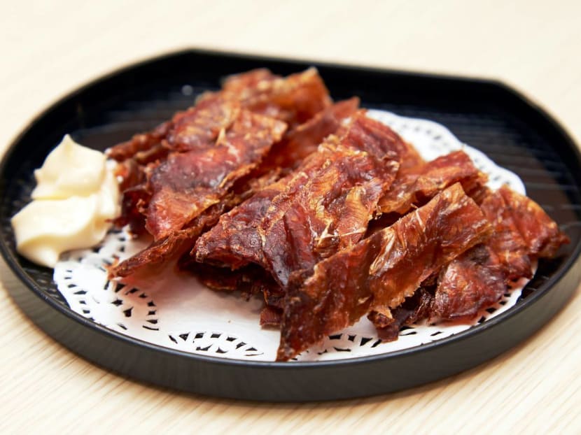 Ex-Ch 8 Stars Cassandra See And Tang Miaoling Now Run A Kopitiam Stall: "People Took Pics Of Us Scrubbing The Floor"