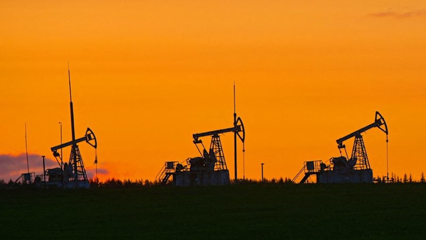 Oil prices extend gains as US sanctions Russia's Rosneft, Lukoil