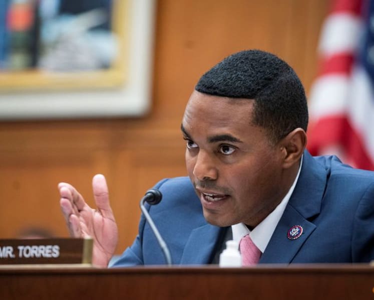Coinbase-backed crypto advocacy group endorses 32 US midterm candidates