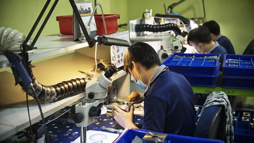 Singapore PMI contracts for 12th straight month