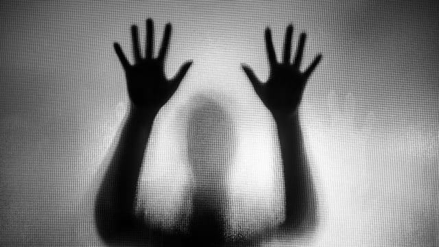 台女被前男友索讨“交往费” 遭拘禁施虐性侵险被卖猪仔