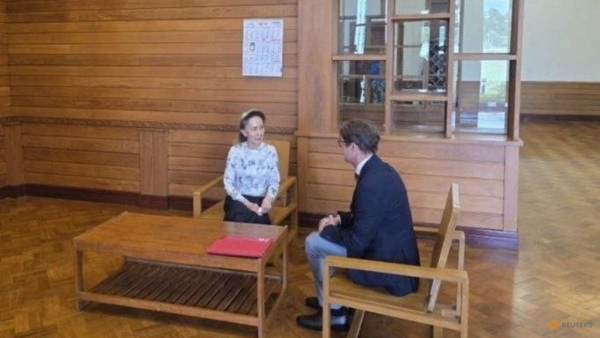 Aung San Suu Kyi Speaks to Son for First Time in Five Years