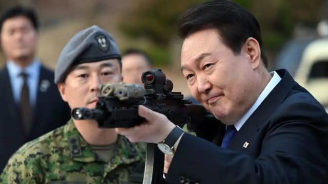 韩军计划对外公开应对朝鲜核弹威胁武器