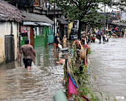 Bali floods kill 6, access to airport limited