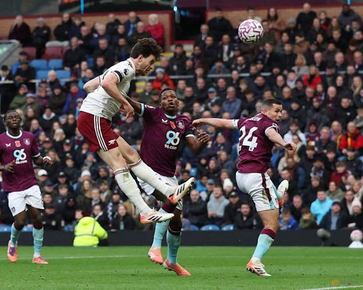 Arsenal march on, Liverpool snap losing streak, Wolves' misery continues, Diallo saves Man Utd