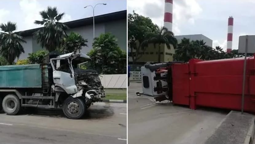 Pemandu maut setelah lori rempuh treler di Tuas South Avenue 3 Pemandu maut setelah lori rempuh treler di Tuas South Avenue 3