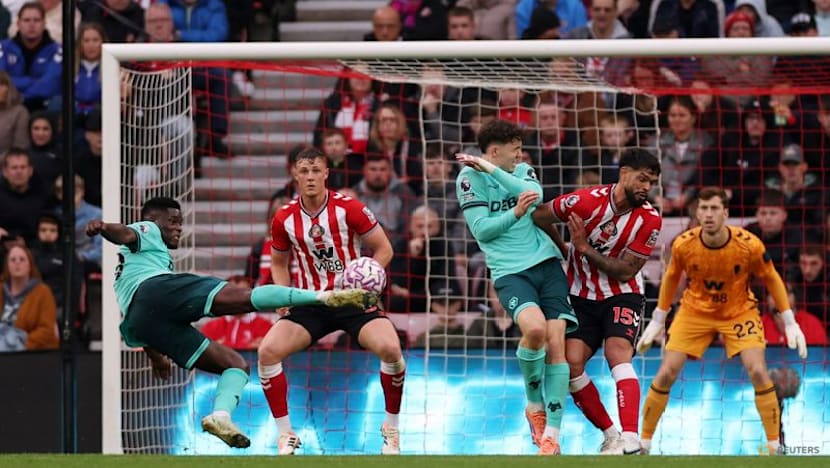 Sunderland soar as promoted sides rewrite Premier League script