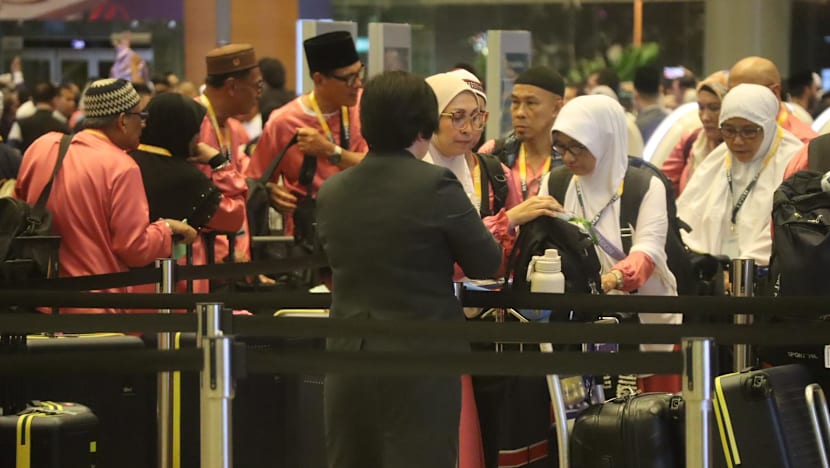Kumpulan pertama jemaah Haji SG berlepas ke Tanah Suci 