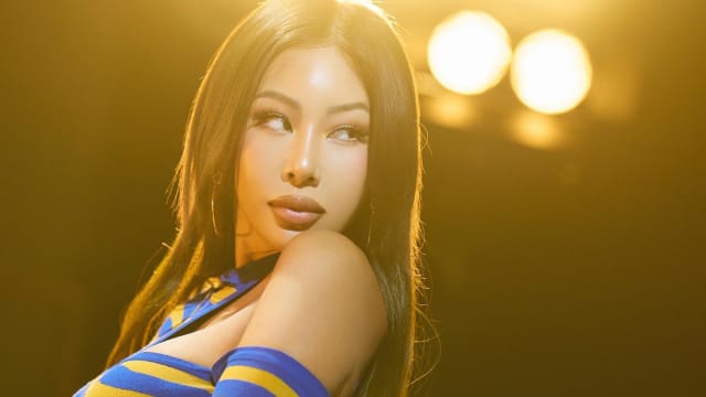 签给PSY 3年工作量大增人气飙涨　Jessie宣布约满离开