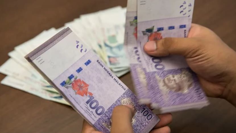 Pelajar SG antara 2 rakan didakwa sogok pegawai polis Johor RM90,000