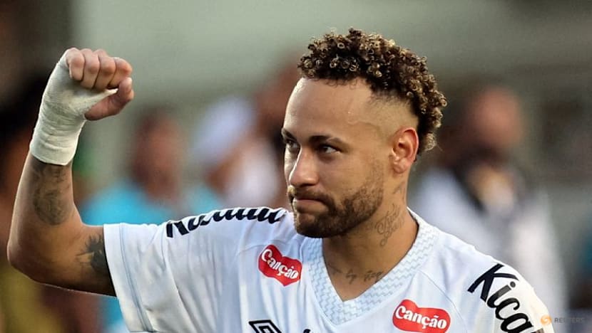 Neymar extends Santos deal through 2026, eyeing World Cup return
