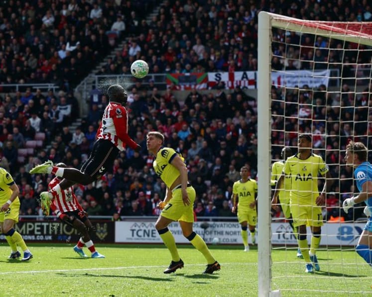 Sunderland condemn online racist abuse of Brobbey after win over Spurs