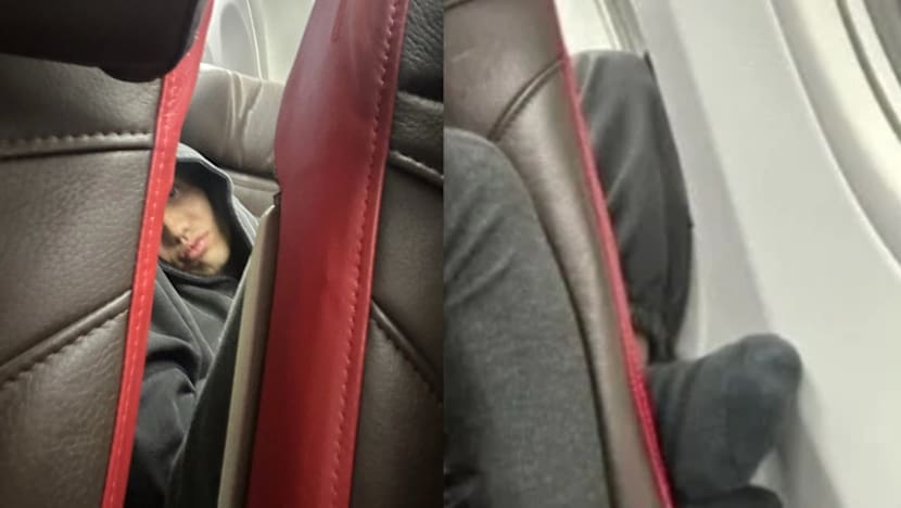 Influencer Called Out By Passenger For His Actions During Flight — Rested His Feet Near Her Armrest, Repeatedly Kicked Her Seat
