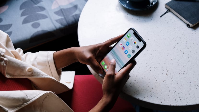 Ciri anti penipuan baharu Singtel padankan nombor telefon dengan data telko; kurangkan risiko penipu ambil alih kaedah pengesahan Ciri anti penipuan baharu Singtel padankan nombor telefon dengan data telko; kurangkan risiko penipu ambil alih kaedah pengesahan