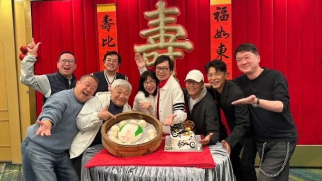 “温拿”彭健新76岁生日会，“印证”谭咏麟和陈百祥不咬弦？