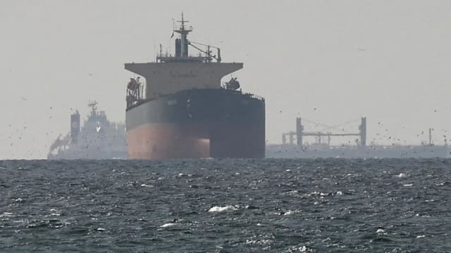 遭伊朗水下无人机攻击 再有两外国油轮起火燃烧