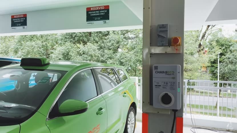 30% tempat letak kereta HDB akan ada tempat cas EV jelang hujung 2023