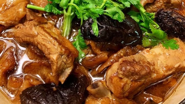 【新年食谱】香菇排骨鱼鳔煲