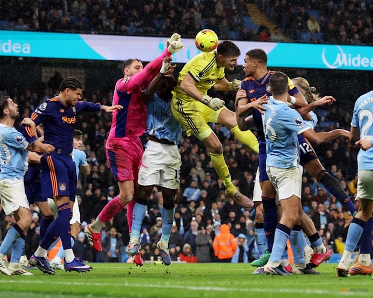 O'Reilly double gives Man City win and turns heat on Arsenal