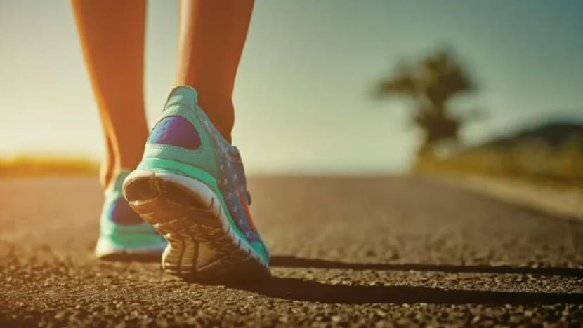 Berjalan 10,000 langkah sehari bukan cara turunkan berat badan 