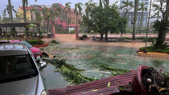 超级台风摩羯登陆越南 至少4亡80伤10人失踪