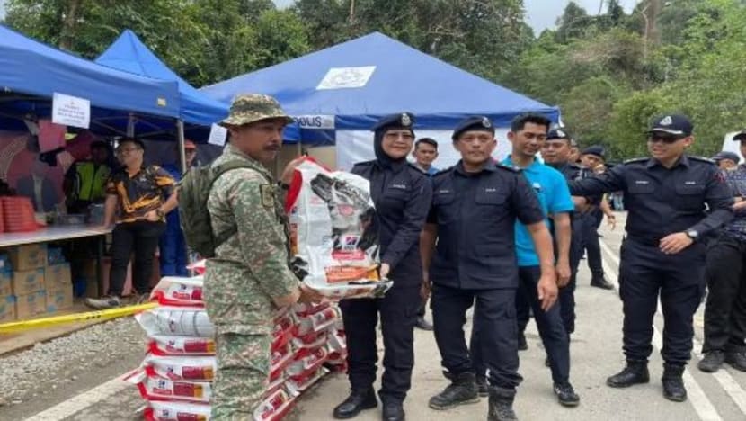 Tanah runtuh Genting Highlands: Pelbagai pihak sumbang makanan kepada anjing pengesan Tanah runtuh Genting Highlands: Pelbagai pihak sumbang makanan kepada anjing pengesan