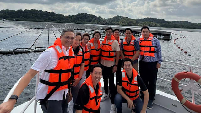 潘丽萍参访浮动太阳能厂 关注我国能源韧性