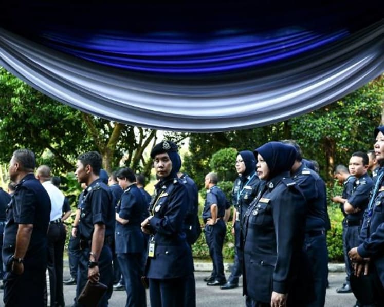 Malaysia takes measures to improve police officers' command of English
