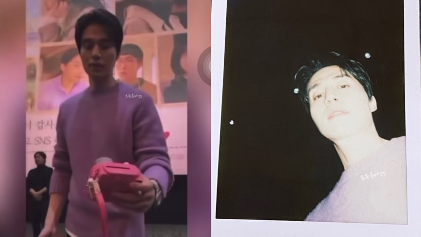 Korean Actor Lee Dong Wook Unenthusiastically Snapping Selfie With Fan’s Camera Is A Vibe