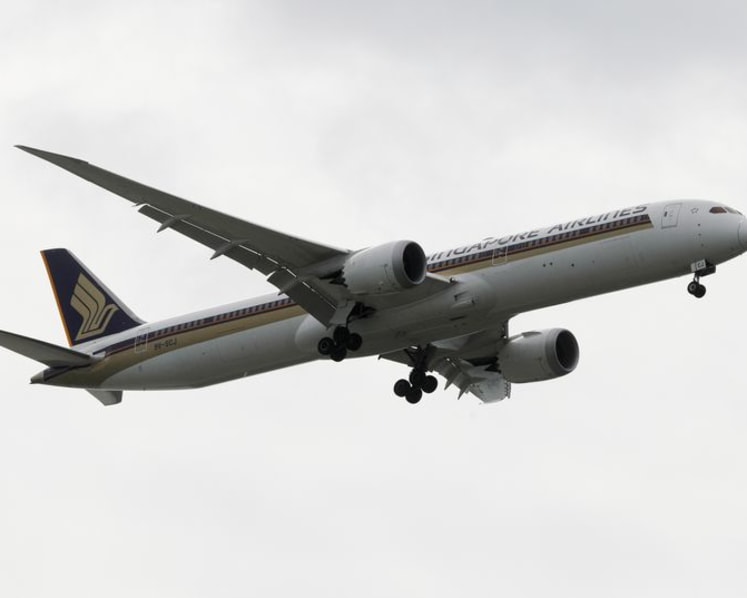 Singapore Airlines stops using Iranian airspace as 'precautionary measure' amid Middle East tensions