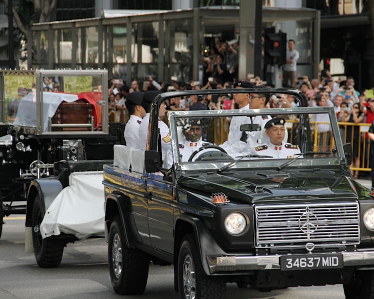 Loyal staff give Mr Lee Kuan Yew final send-off