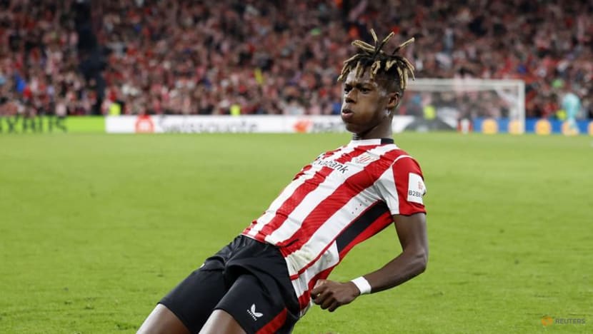 Fernandes hat-trick as United crush Sociedad, Spurs make Europa League quarters