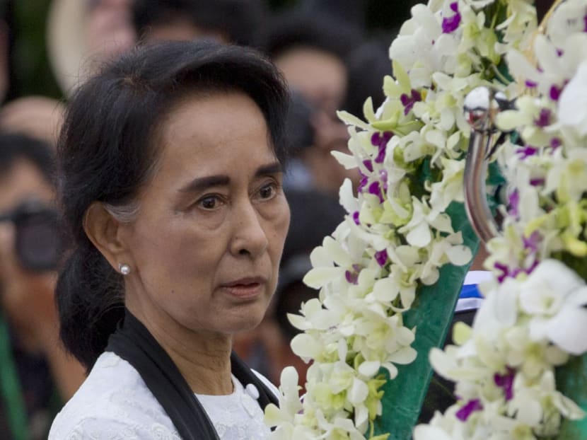 Gallery: Hundreds in Yangon pay respect to assassinated leader Aung San in 68th death anniversary