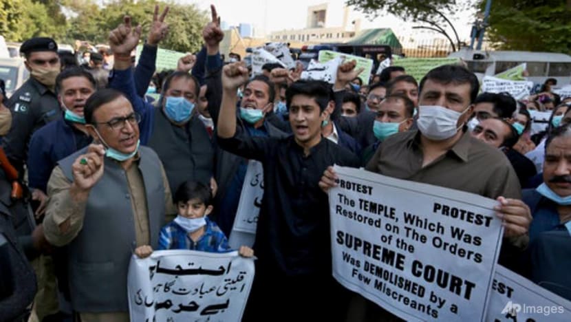 Pakistan arrests 31 people over demolishing of Hindu temple