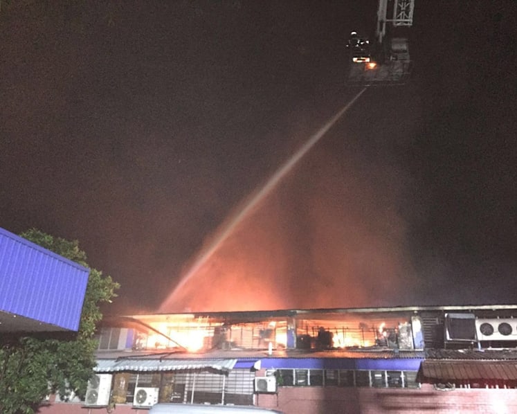 Massive fire put out at Toa Payoh Industrial Park