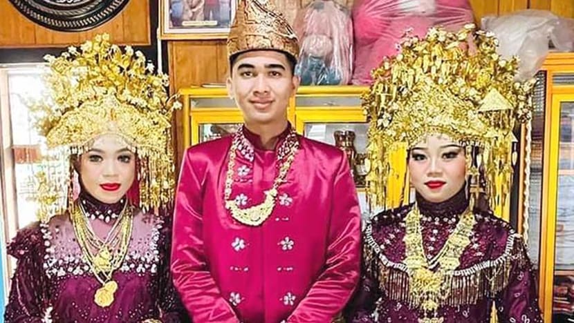 Viral pemuda Sumsel nikahi 2 wanita sekaligus: Cinta segitiga berujung mesra di pelaminan