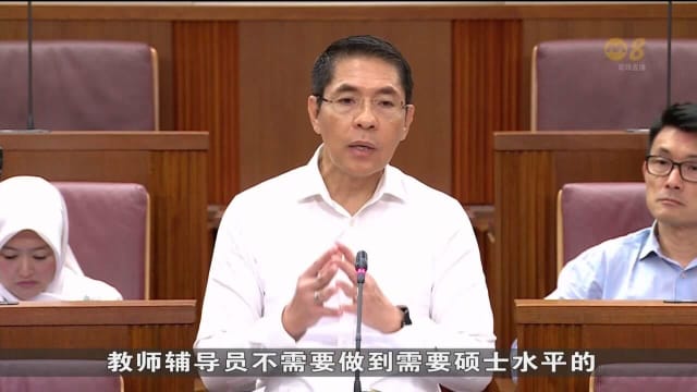 教育部：同学校辅导员相比 教师辅导员扮演辅助作用