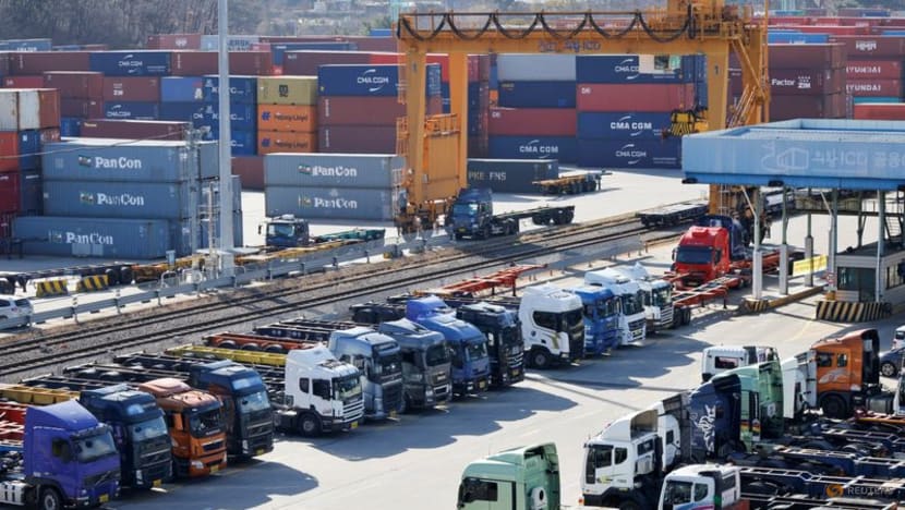 South Korea March exports rise for second month, misses expectations