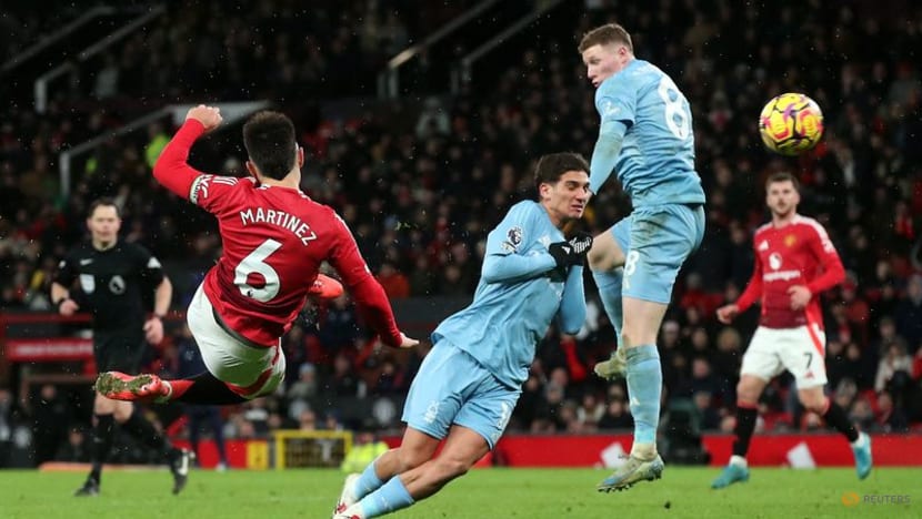 Manchester United suffer 3-2 home defeat by Nottingham Forest Manchester United suffer 3-2 home defeat by Nottingham Forest