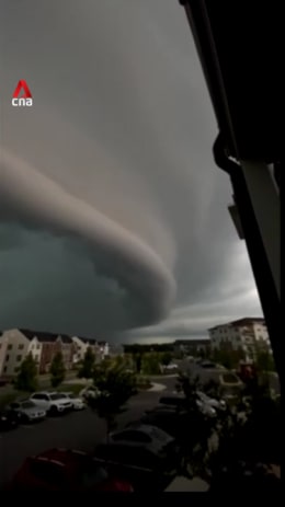Impressive shelf cloud seen over Maryland in US