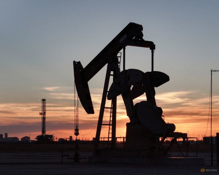 Oil prices sink more than 2% as Trump remarks calm concern about Iran