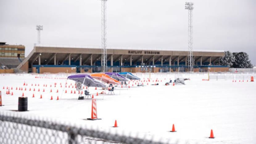 Wintry weather blanketing US to make rare dip to Gulf Coast