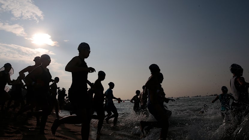 Man dies after struggling at Singapore International Triathlon