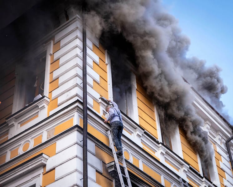 Russia pummels Kyiv in latest deadly daytime attack