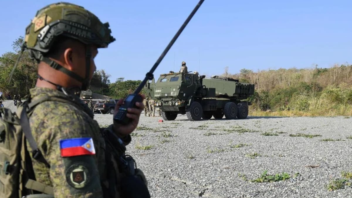 Philippines says two US citizens among 19 killed in raid