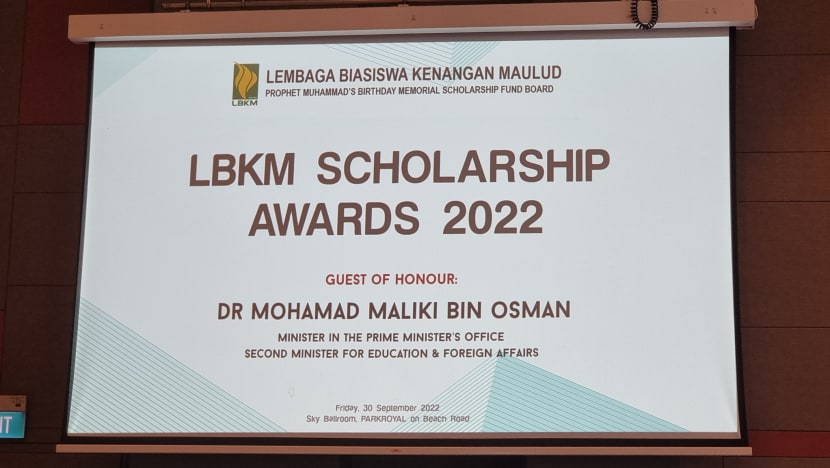 Jumlah rekod S$277,500 diagih kepada 36 penerima biasiswa berprestij LBKM