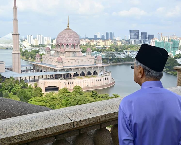 Will the Malaysian civil service work with the new Pakatan government?