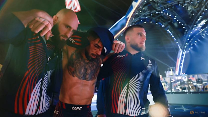 Gaethje shocks Topuria to win UFC lightweight crown at White House event