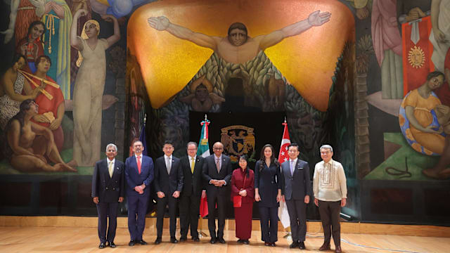 尚达曼总统在墨西哥出席艺术展开幕 新加坡近80件国家收藏亮相